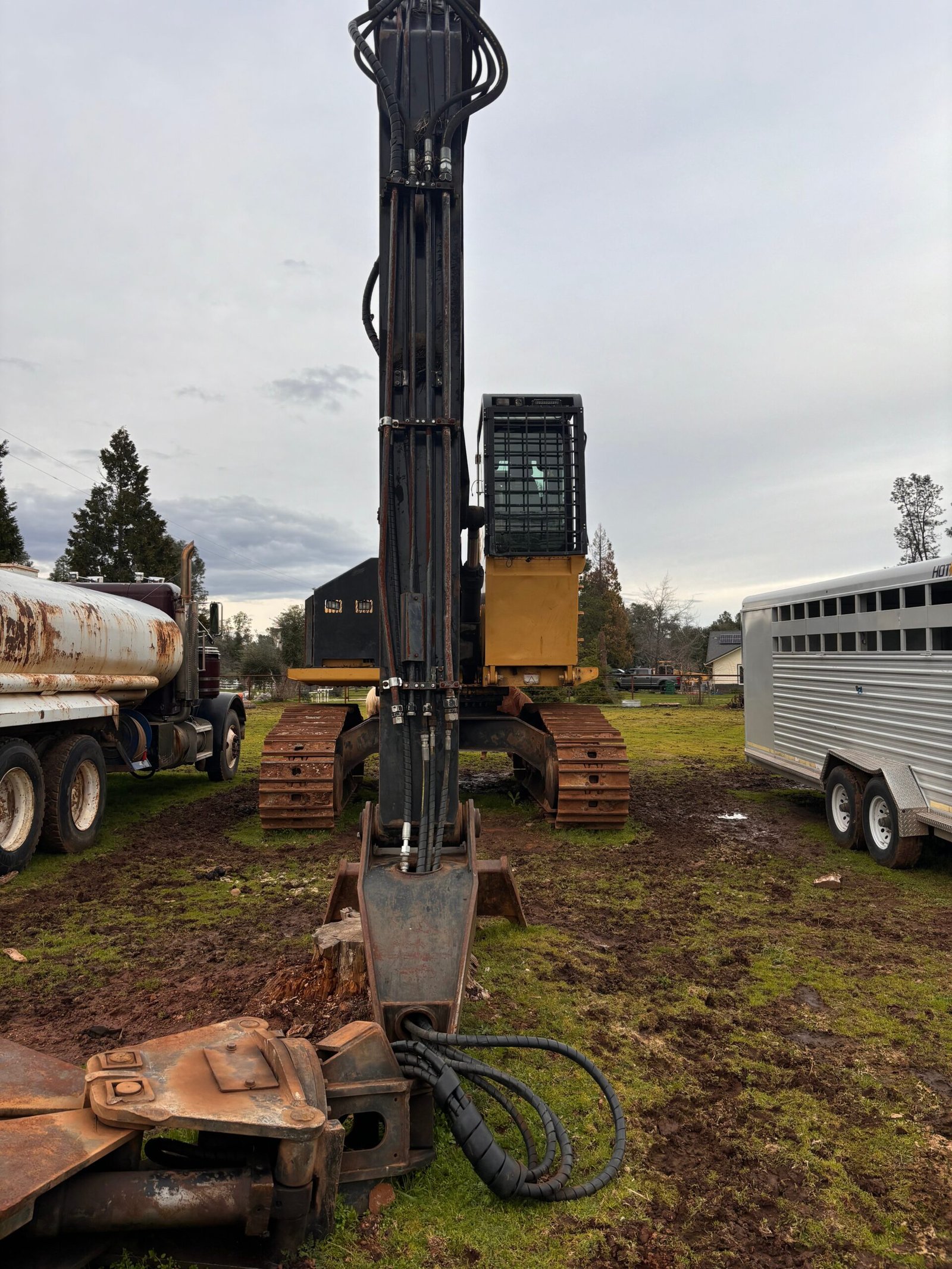 Waratah 624 on Cat Loader