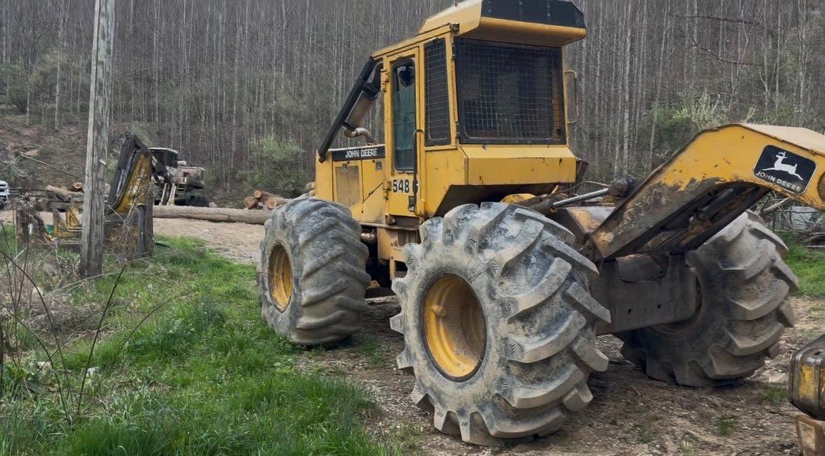 Deere 548G