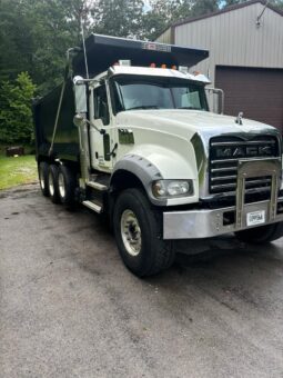 Mack LR64R Tri-Axle Dump