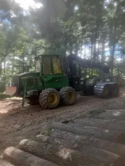 John Deere 1110E