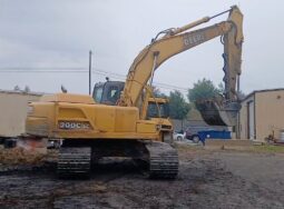 Deere 200C LC
