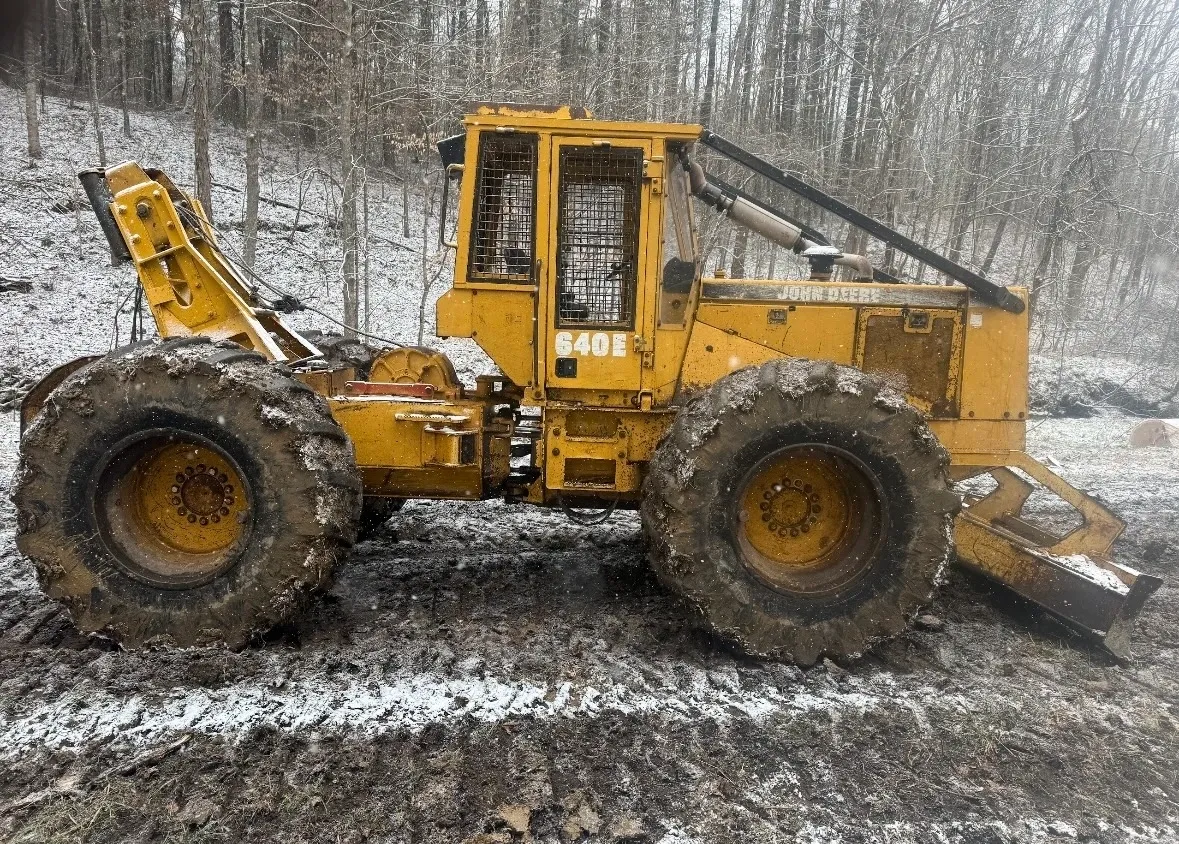 John Deere 640E